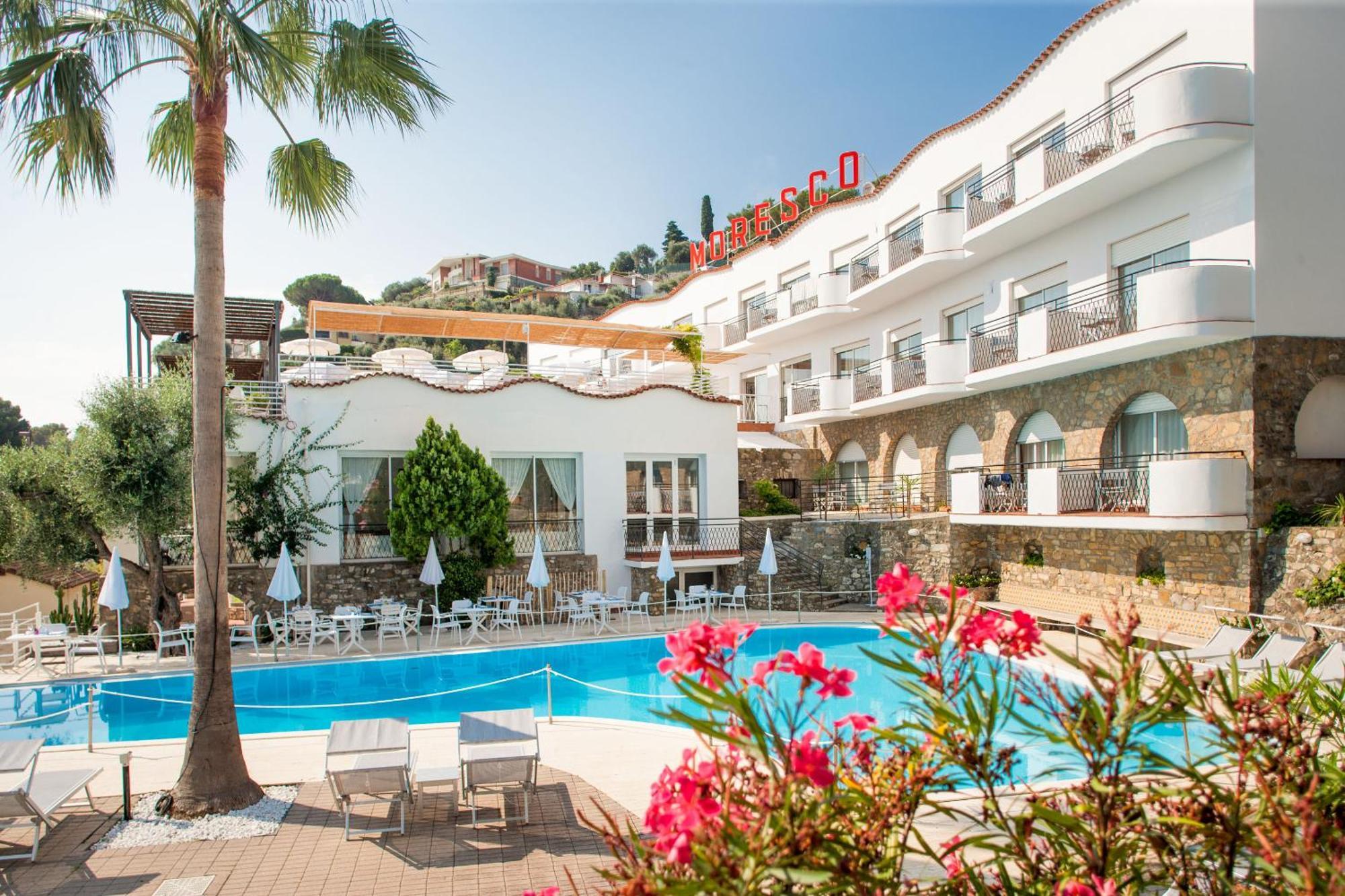 Hotel Moresco Diano Marina Exterior photo