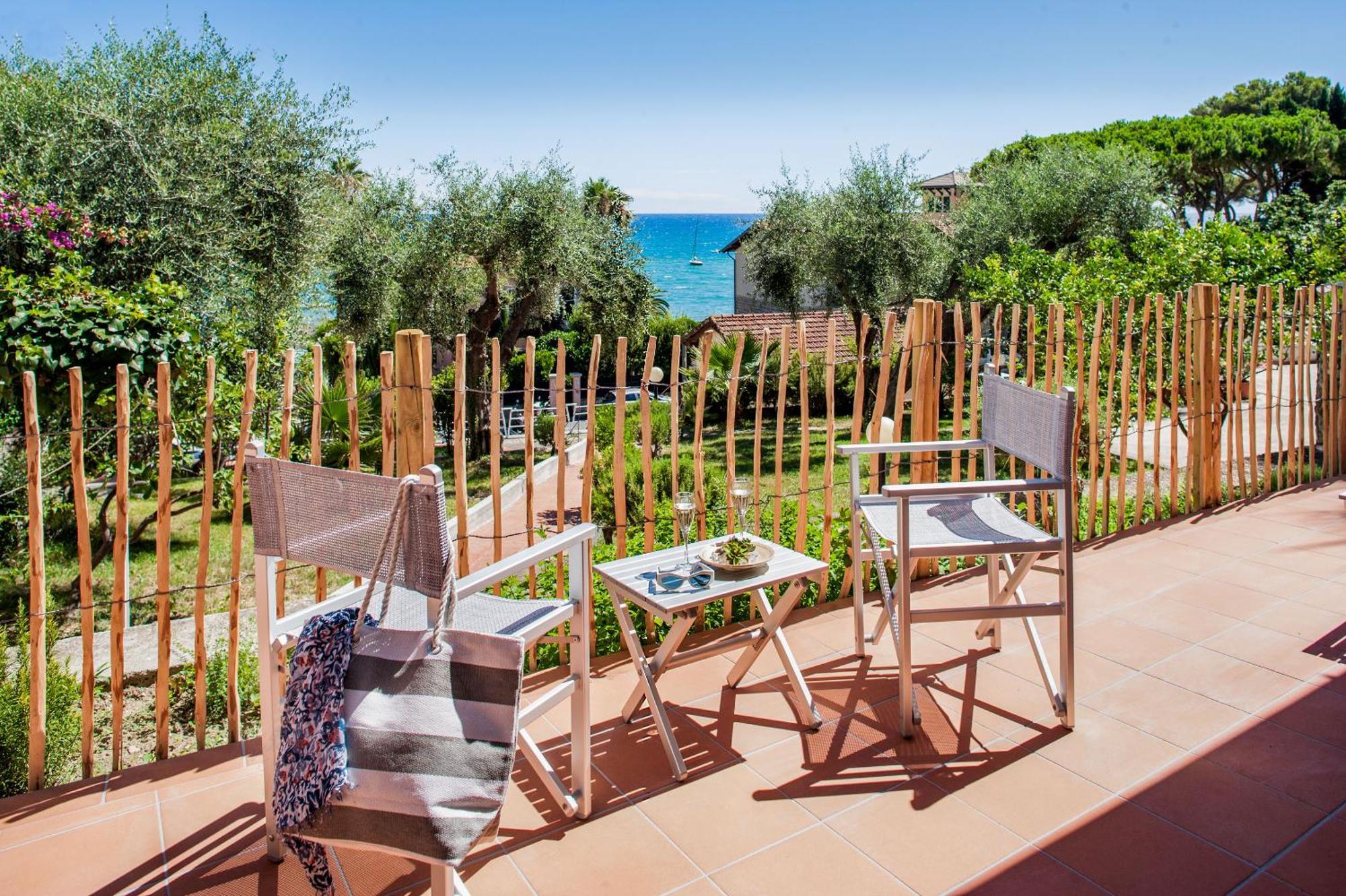 Hotel Moresco Diano Marina Exterior photo