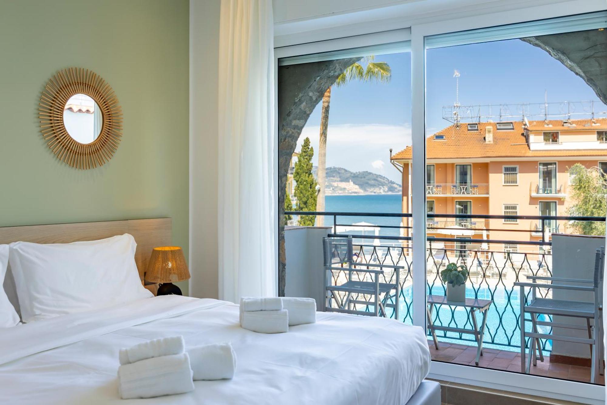 Hotel Moresco Diano Marina Exterior photo